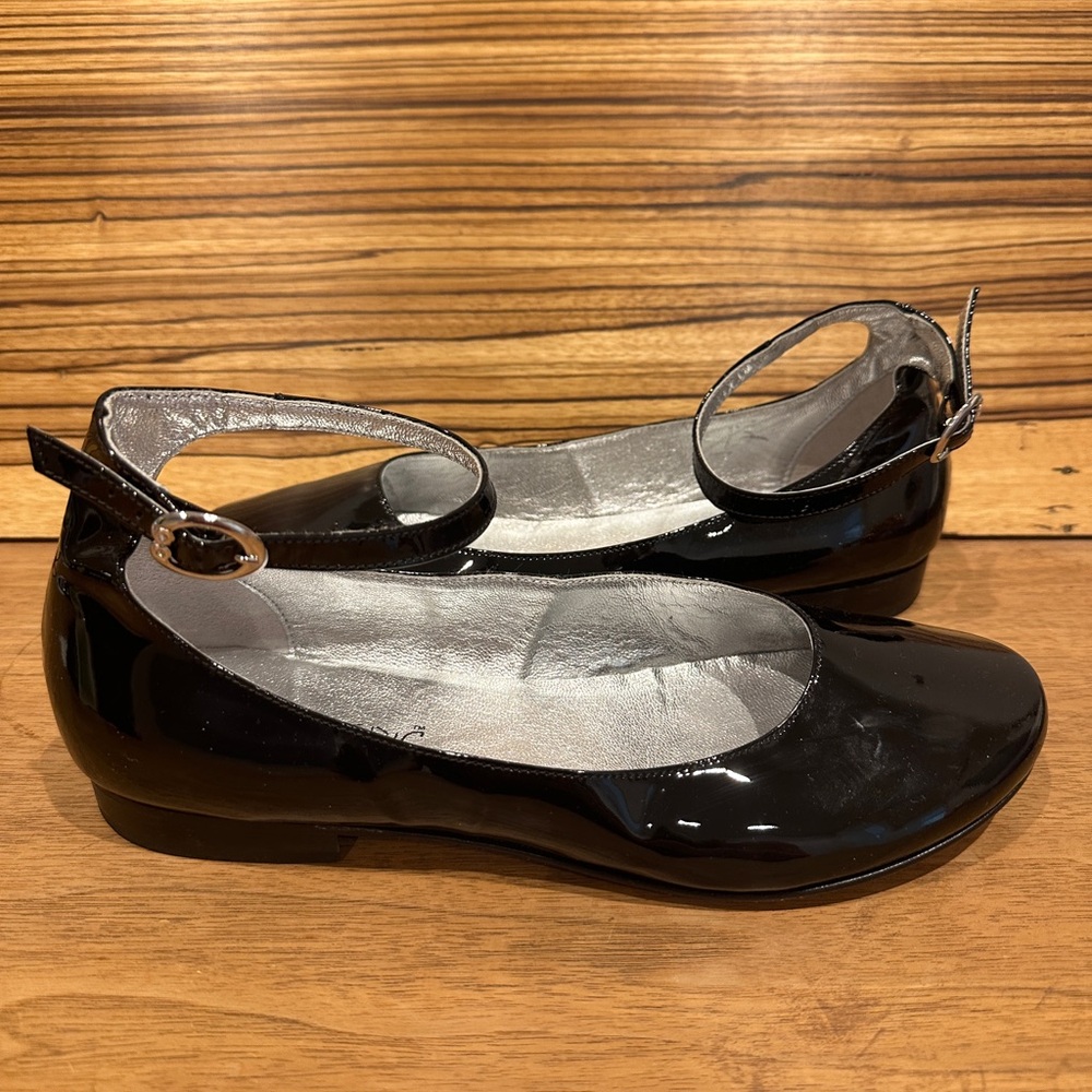 Little Eric Patent Ankle Strap Elevated Flat size 38 (5.5/6 US kids)